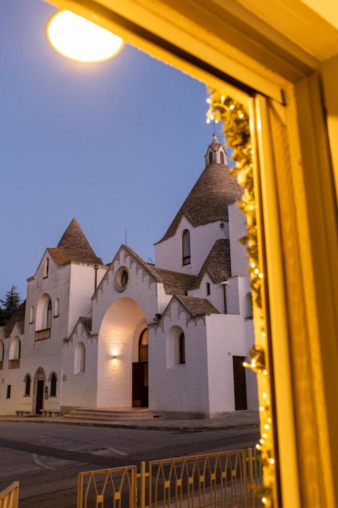 Dea Luxury Casa Vacanze- Zona Chiesa A Trullo - Альберобелло Экстерьер фото